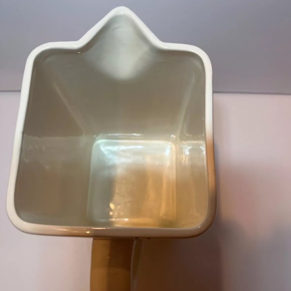 Corelle Coordinates - Simple Lines 80 oz Pitcher RARE like new - Picture 6 of 6